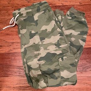 Camo cargo joggers